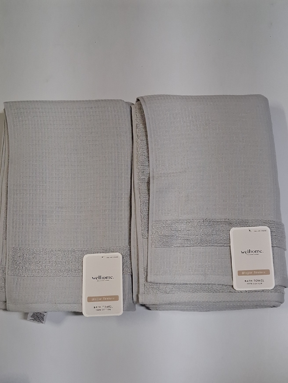 NWT Welhome Light Gray Waffle Texture Bath Towels - Set of 2